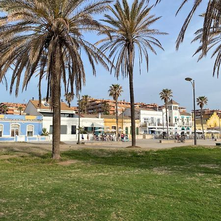 Alojamiento En Primera Linea De Playa Con Wifi Lejlighed Valencia Eksteriør billede